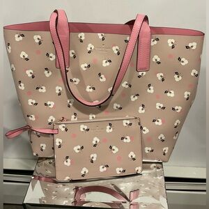 Pink Floral Kate Spade New w/o Tags Reversible Pink! Tote w/ wristlet One Owner